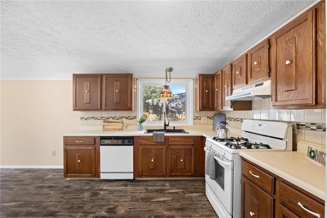 175 Hildegarde Road, Greece, New York 14626, Greece, New York 14626, 3 Bedrooms Bedrooms, 5 Rooms Rooms,2 BathroomsBathrooms,Residential,For Sale,175 Hildegarde Road, Greece, New York 14626,0,R1641041