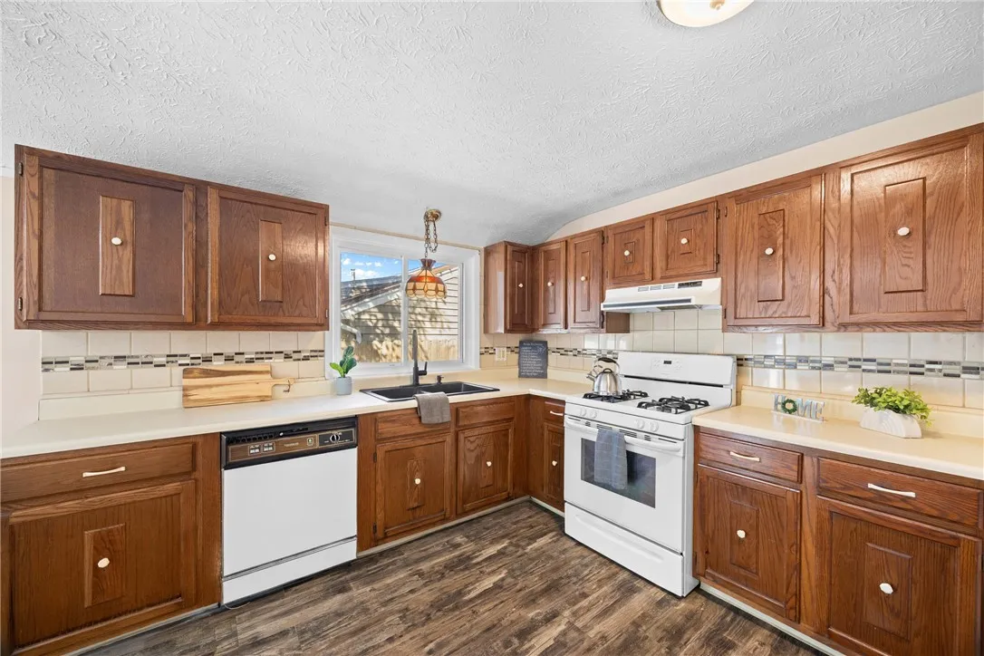 175 Hildegarde Road, Greece, New York 14626, Greece, New York 14626, 3 Bedrooms Bedrooms, 5 Rooms Rooms,2 BathroomsBathrooms,Residential,For Sale,175 Hildegarde Road, Greece, New York 14626,0,R1641041