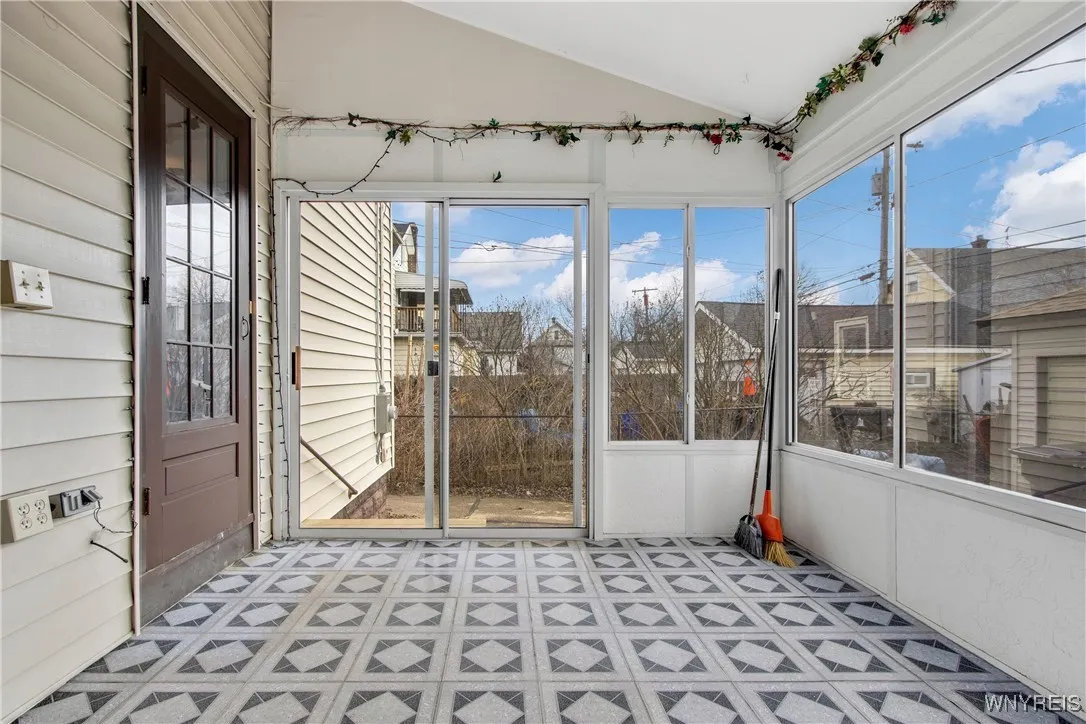 67 East Hazeltine Avenue, Tonawanda, New York 1421, Tonawanda, New York 14217, 3 Bedrooms Bedrooms, 8 Rooms Rooms,1 BathroomBathrooms,Residential,For Sale,67 East Hazeltine Avenue, Tonawanda, New York 1421,0,B1635490