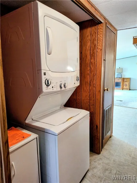 6 Marseille Avenue, West Seneca, New York 14224, West Seneca, New York 14224, 2 Bedrooms Bedrooms, 6 Rooms Rooms,2 BathroomsBathrooms,Residential,Closed,6 Marseille Avenue, West Seneca, New York 14224,0,B1640879