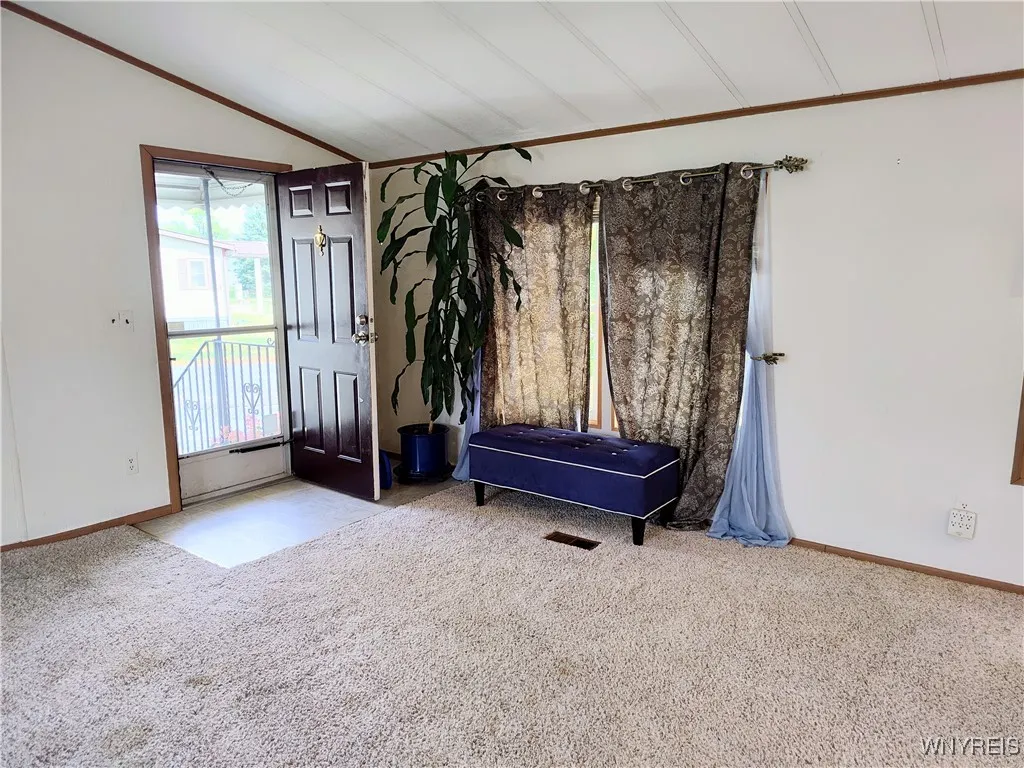 6 Marseille Avenue, West Seneca, New York 14224, West Seneca, New York 14224, 2 Bedrooms Bedrooms, 6 Rooms Rooms,2 BathroomsBathrooms,Residential,Closed,6 Marseille Avenue, West Seneca, New York 14224,0,B1640879