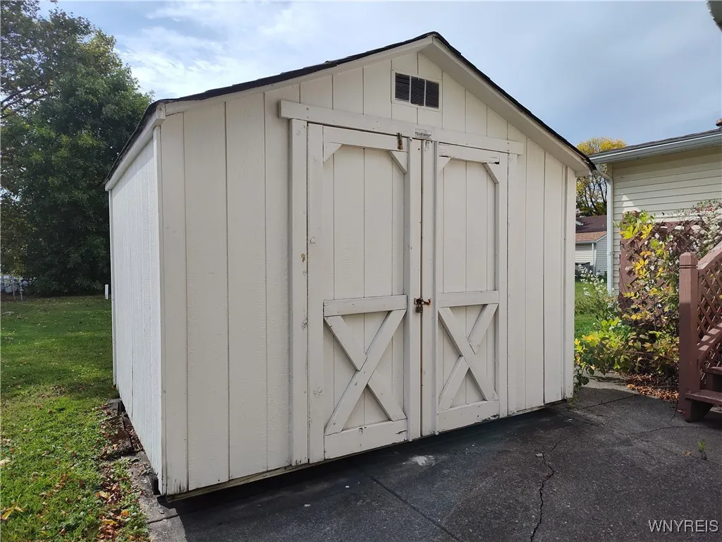 6 Marseille Avenue, West Seneca, New York 14224, West Seneca, New York 14224, 2 Bedrooms Bedrooms, 6 Rooms Rooms,2 BathroomsBathrooms,Residential,Closed,6 Marseille Avenue, West Seneca, New York 14224,0,B1640879