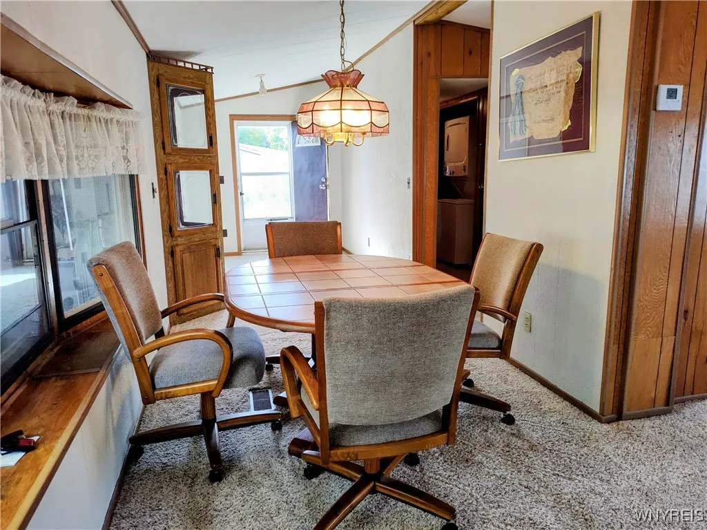 6 Marseille Avenue, West Seneca, New York 14224, West Seneca, New York 14224, 2 Bedrooms Bedrooms, 6 Rooms Rooms,2 BathroomsBathrooms,Residential,Closed,6 Marseille Avenue, West Seneca, New York 14224,0,B1640879