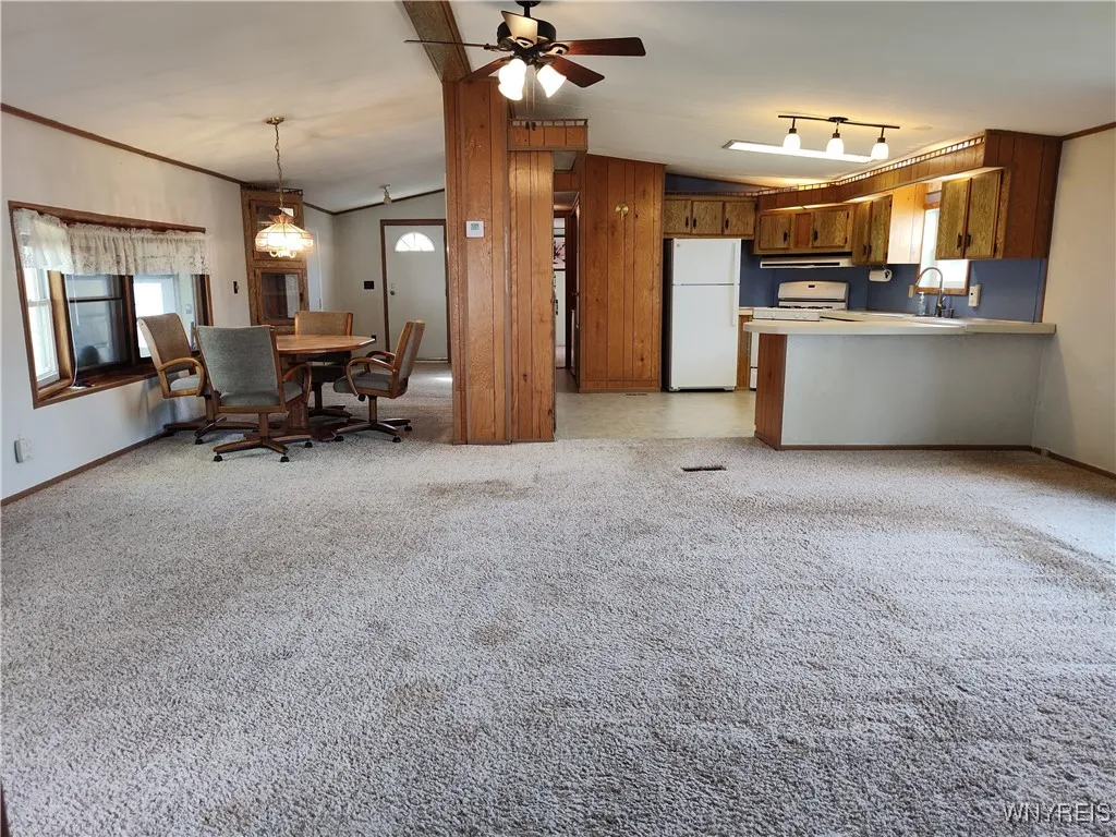 6 Marseille Avenue, West Seneca, New York 14224, West Seneca, New York 14224, 2 Bedrooms Bedrooms, 6 Rooms Rooms,2 BathroomsBathrooms,Residential,Closed,6 Marseille Avenue, West Seneca, New York 14224,0,B1640879