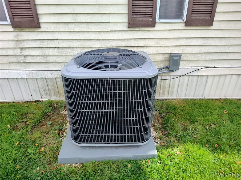 6 Marseille Avenue, West Seneca, New York 14224, West Seneca, New York 14224, 2 Bedrooms Bedrooms, 6 Rooms Rooms,2 BathroomsBathrooms,Residential,Closed,6 Marseille Avenue, West Seneca, New York 14224,0,B1640879