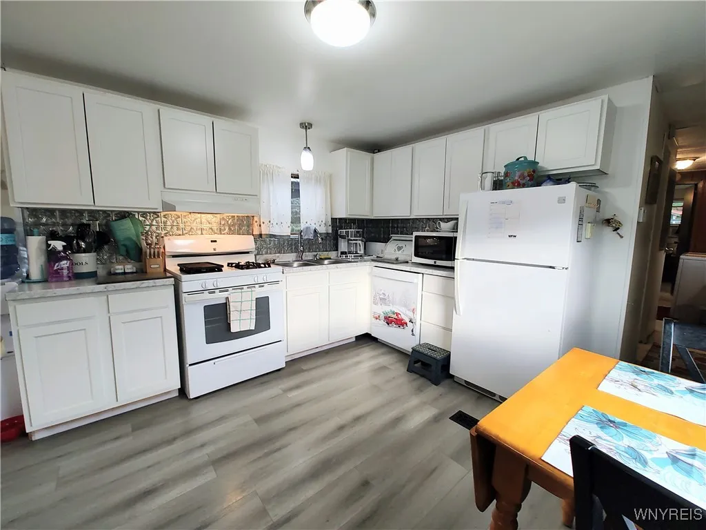 9063 Farnsworth Road, Cuba, New York 14727, Cuba, New York 14727, 1 Bedroom Bedrooms, 5 Rooms Rooms,1 BathroomBathrooms,Residential,For Sale,9063 Farnsworth Road, Cuba, New York 14727,0,B1640606