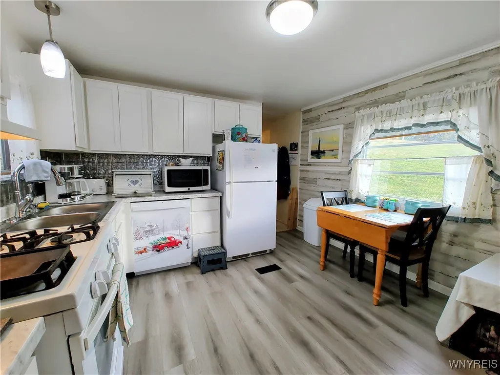 9063 Farnsworth Road, Cuba, New York 14727, Cuba, New York 14727, 1 Bedroom Bedrooms, 5 Rooms Rooms,1 BathroomBathrooms,Residential,For Sale,9063 Farnsworth Road, Cuba, New York 14727,0,B1640606