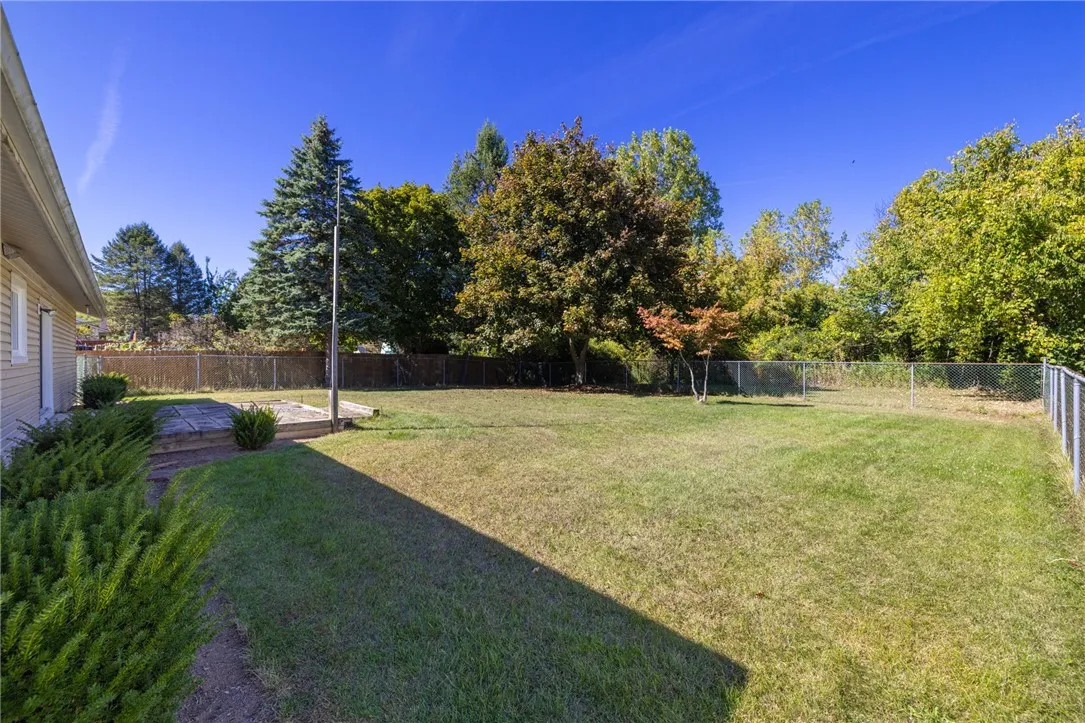 5780 Mountain Ash Drive, Farmington, New York 1442, Farmington, New York 14425, 3 Bedrooms Bedrooms, 5 Rooms Rooms,1 BathroomBathrooms,Residential,Closed,5780 Mountain Ash Drive, Farmington, New York 1442,0,R1640735