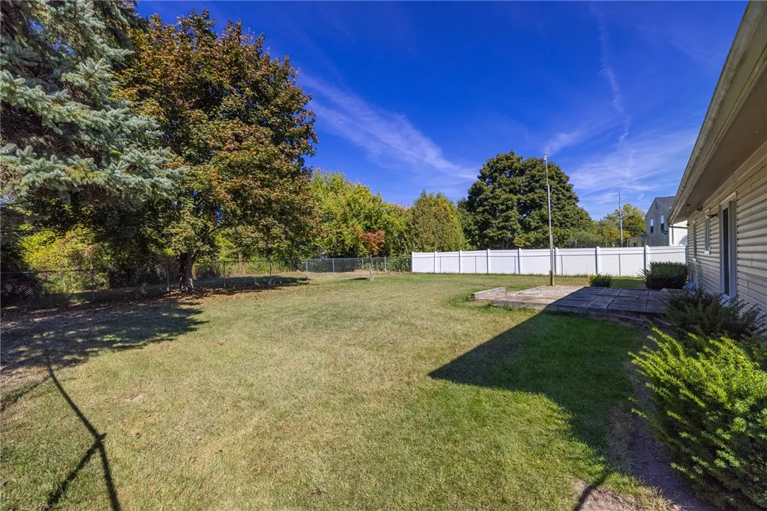 5780 Mountain Ash Drive, Farmington, New York 1442, Farmington, New York 14425, 3 Bedrooms Bedrooms, 5 Rooms Rooms,1 BathroomBathrooms,Residential,Closed,5780 Mountain Ash Drive, Farmington, New York 1442,0,R1640735