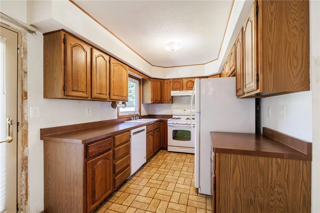 5780 Mountain Ash Drive, Farmington, New York 1442, Farmington, New York 14425, 3 Bedrooms Bedrooms, 5 Rooms Rooms,1 BathroomBathrooms,Residential,Closed,5780 Mountain Ash Drive, Farmington, New York 1442,0,R1640735