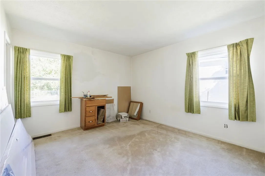 5780 Mountain Ash Drive, Farmington, New York 1442, Farmington, New York 14425, 3 Bedrooms Bedrooms, 5 Rooms Rooms,1 BathroomBathrooms,Residential,Closed,5780 Mountain Ash Drive, Farmington, New York 1442,0,R1640735