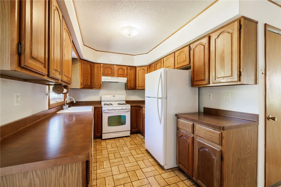 5780 Mountain Ash Drive, Farmington, New York 1442, Farmington, New York 14425, 3 Bedrooms Bedrooms, 5 Rooms Rooms,1 BathroomBathrooms,Residential,Closed,5780 Mountain Ash Drive, Farmington, New York 1442,0,R1640735