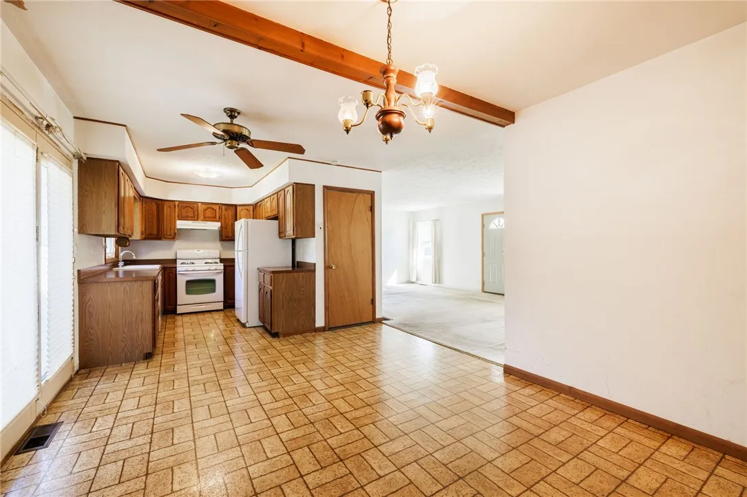 5780 Mountain Ash Drive, Farmington, New York 1442, Farmington, New York 14425, 3 Bedrooms Bedrooms, 5 Rooms Rooms,1 BathroomBathrooms,Residential,Closed,5780 Mountain Ash Drive, Farmington, New York 1442,0,R1640735