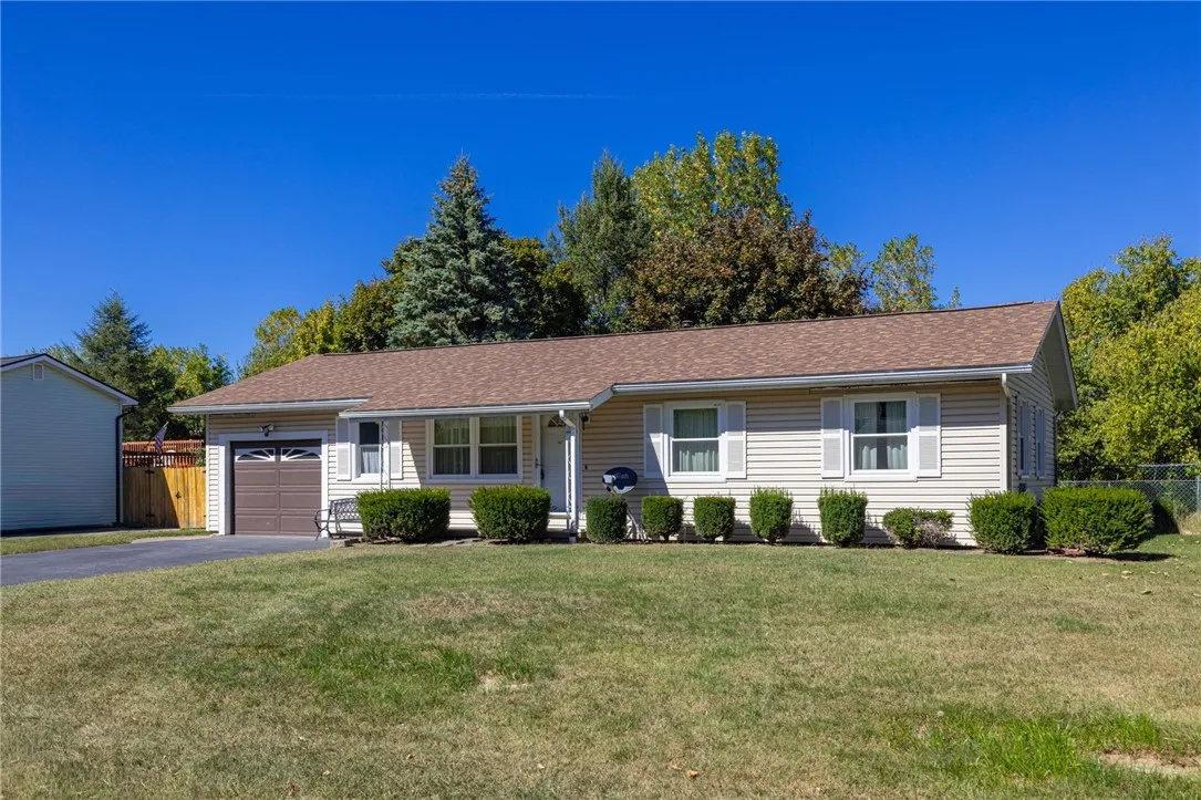 5780 Mountain Ash Drive, Farmington, New York 1442, Farmington, New York 14425, 3 Bedrooms Bedrooms, 5 Rooms Rooms,1 BathroomBathrooms,Residential,Closed,5780 Mountain Ash Drive, Farmington, New York 1442,0,R1640735