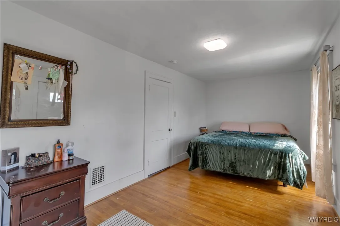 197 Tremont Avenue, Tonawanda, New York 14217, Tonawanda, New York 14217, 3 Bedrooms Bedrooms, 6 Rooms Rooms,1 BathroomBathrooms,Residential,For Sale,197 Tremont Avenue, Tonawanda, New York 14217,0,B1641213