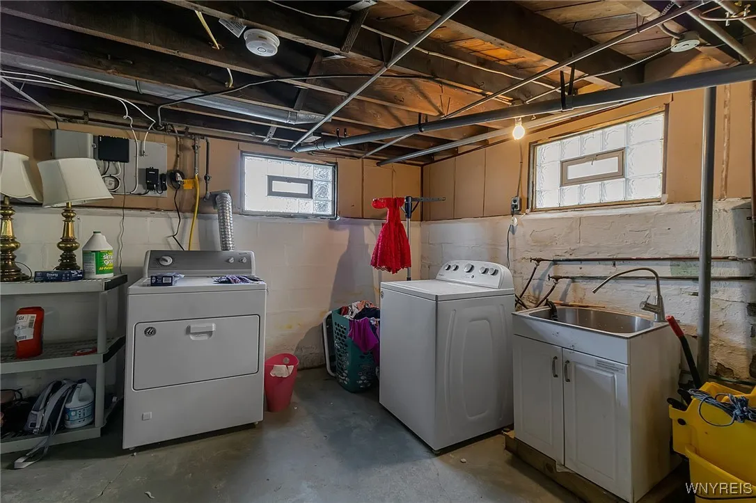 197 Tremont Avenue, Tonawanda, New York 14217, Tonawanda, New York 14217, 3 Bedrooms Bedrooms, 6 Rooms Rooms,1 BathroomBathrooms,Residential,For Sale,197 Tremont Avenue, Tonawanda, New York 14217,0,B1641213