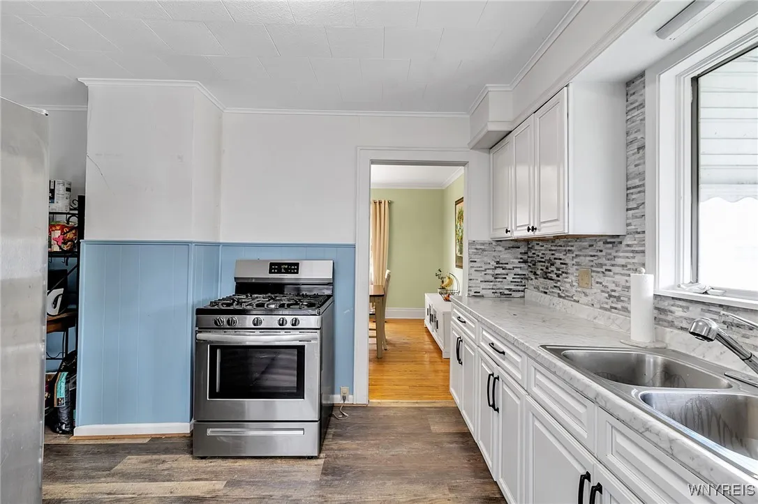 197 Tremont Avenue, Tonawanda, New York 14217, Tonawanda, New York 14217, 3 Bedrooms Bedrooms, 6 Rooms Rooms,1 BathroomBathrooms,Residential,For Sale,197 Tremont Avenue, Tonawanda, New York 14217,0,B1641213