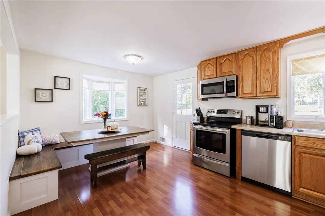 87 Highview Drive, Ogden, New York 14559, Ogden, New York 14559, 3 Bedrooms Bedrooms, 6 Rooms Rooms,1 BathroomBathrooms,Residential,Closed,87 Highview Drive, Ogden, New York 14559,0,R1641273