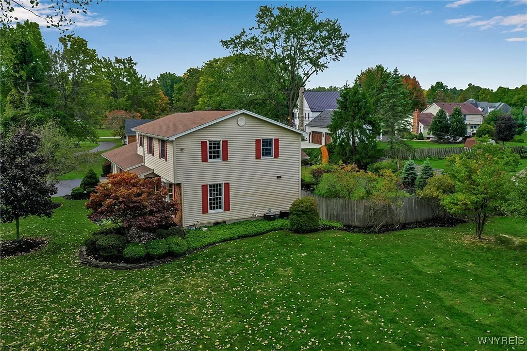 5240 Willowbrook Drive West, Clarence, New York 14, Clarence, New York 14031, 4 Bedrooms Bedrooms, 8 Rooms Rooms,3 BathroomsBathrooms,Residential,For Sale,5240 Willowbrook Drive West, Clarence, New York 14,0,B1641168