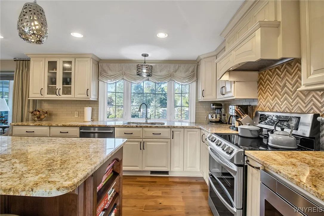 5240 Willowbrook Drive West, Clarence, New York 14, Clarence, New York 14031, 4 Bedrooms Bedrooms, 8 Rooms Rooms,3 BathroomsBathrooms,Residential,For Sale,5240 Willowbrook Drive West, Clarence, New York 14,0,B1641168