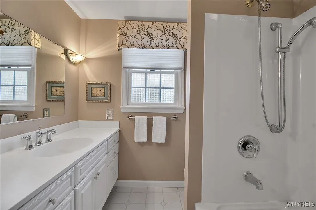 5240 Willowbrook Drive West, Clarence, New York 14, Clarence, New York 14031, 4 Bedrooms Bedrooms, 8 Rooms Rooms,3 BathroomsBathrooms,Residential,For Sale,5240 Willowbrook Drive West, Clarence, New York 14,0,B1641168