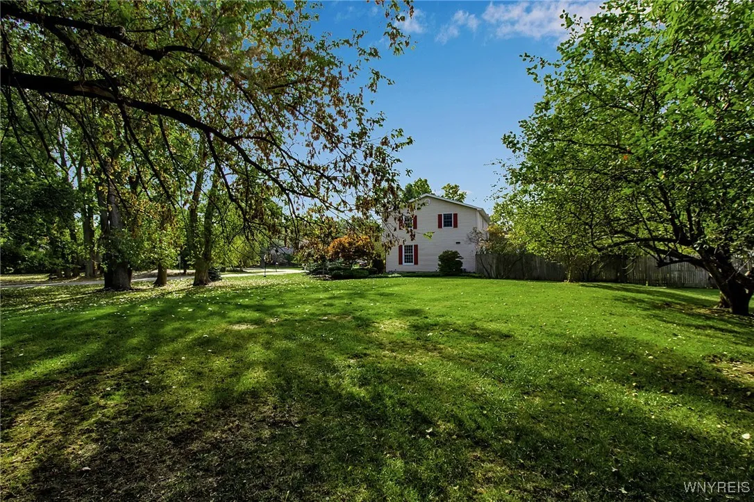 5240 Willowbrook Drive West, Clarence, New York 14, Clarence, New York 14031, 4 Bedrooms Bedrooms, 8 Rooms Rooms,3 BathroomsBathrooms,Residential,For Sale,5240 Willowbrook Drive West, Clarence, New York 14,0,B1641168