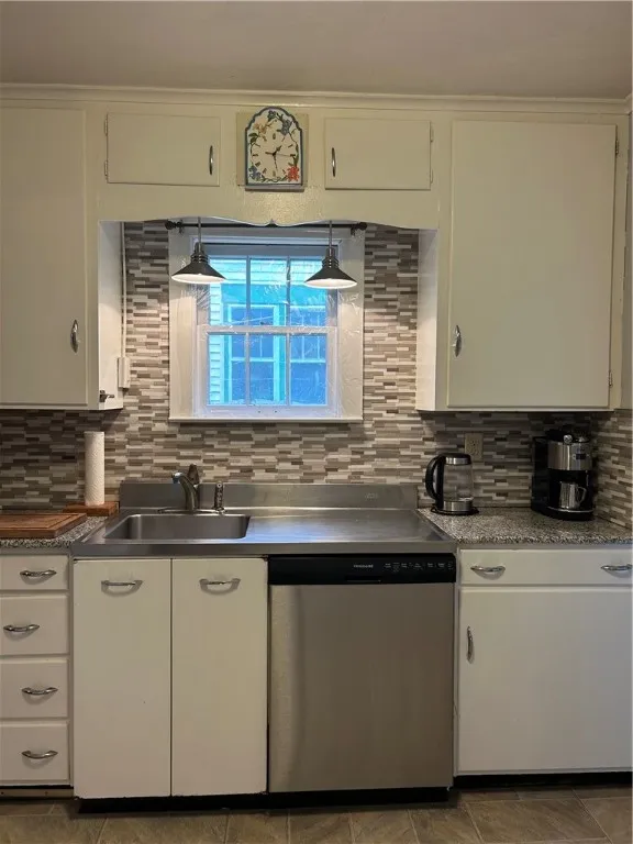 48 Union Street, Oneonta, New York 13820, Oneonta, New York 13820, 3 Bedrooms Bedrooms, 10 Rooms Rooms,1 BathroomBathrooms,Residential,Closed,48 Union Street, Oneonta, New York 13820,0,R1641112