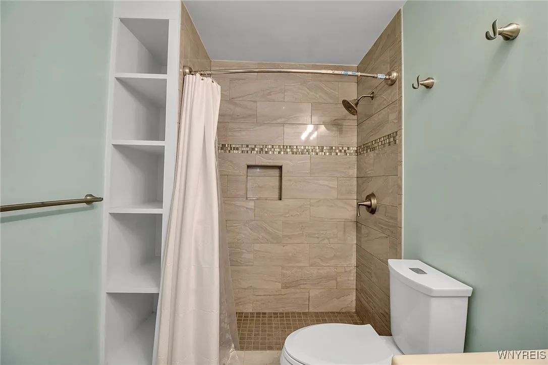 82 Raymond Street, Hamburg, New York 14075, Hamburg, New York 14075, 4 Bedrooms Bedrooms, 6 Rooms Rooms,2 BathroomsBathrooms,Residential,For Sale,82 Raymond Street, Hamburg, New York 14075,0,B1641361