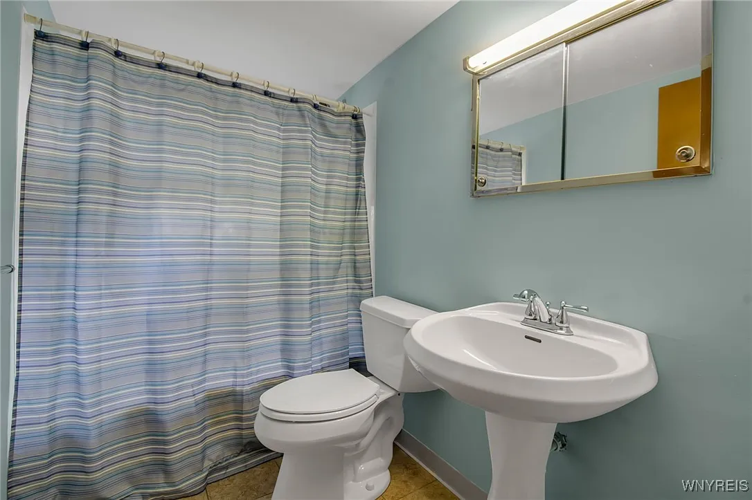 82 Raymond Street, Hamburg, New York 14075, Hamburg, New York 14075, 4 Bedrooms Bedrooms, 6 Rooms Rooms,2 BathroomsBathrooms,Residential,For Sale,82 Raymond Street, Hamburg, New York 14075,0,B1641361