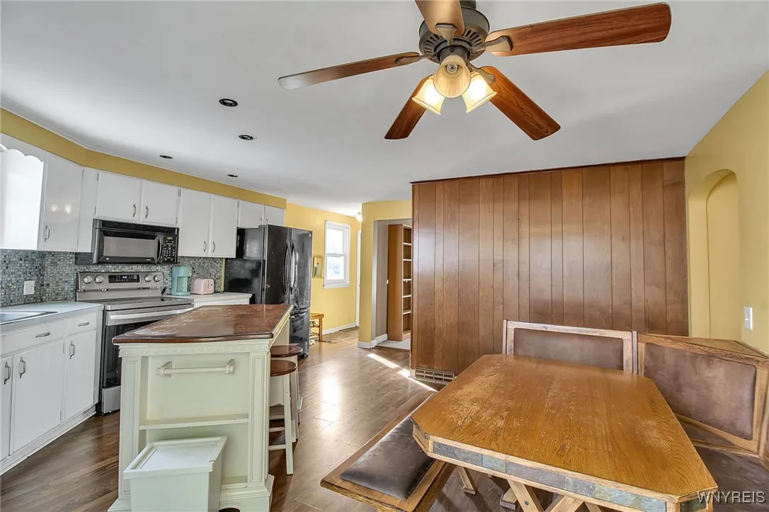 82 Raymond Street, Hamburg, New York 14075, Hamburg, New York 14075, 4 Bedrooms Bedrooms, 6 Rooms Rooms,2 BathroomsBathrooms,Residential,For Sale,82 Raymond Street, Hamburg, New York 14075,0,B1641361