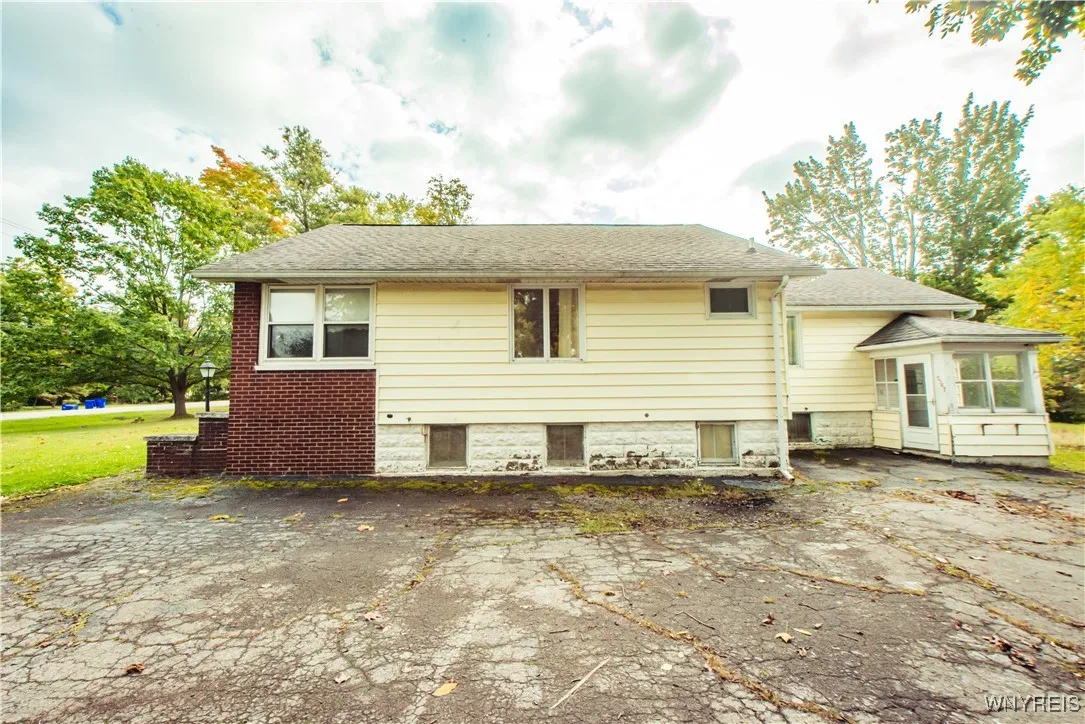 5547 Seneca Street, West Seneca, New York 14224, West Seneca, New York 14224, 3 Bedrooms Bedrooms, 8 Rooms Rooms,1 BathroomBathrooms,Residential,Closed,5547 Seneca Street, West Seneca, New York 14224,0,B1641033