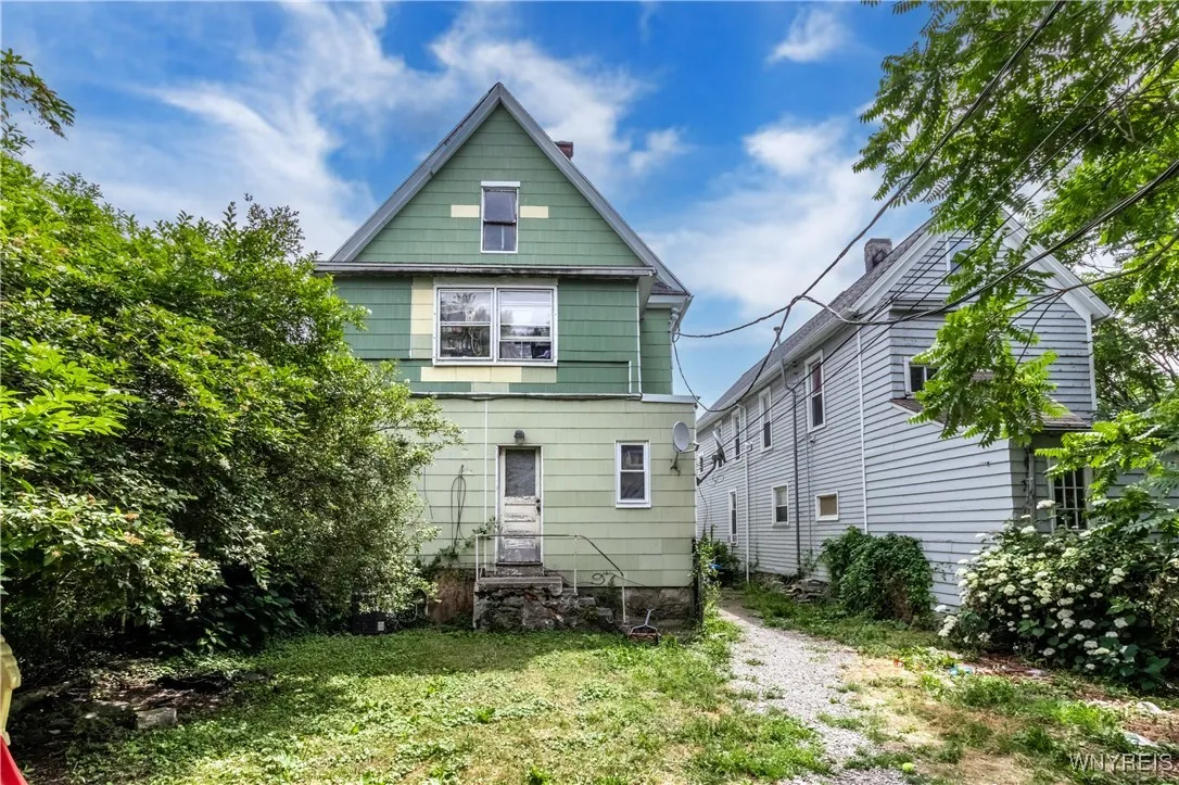228 Herkimer Street, Buffalo, New York 14213, Buffalo, New York 14213, 11 Bedrooms Bedrooms, ,4 BathroomsBathrooms,Residential,For Sale,228 Herkimer Street, Buffalo, New York 14213,0,B1641291