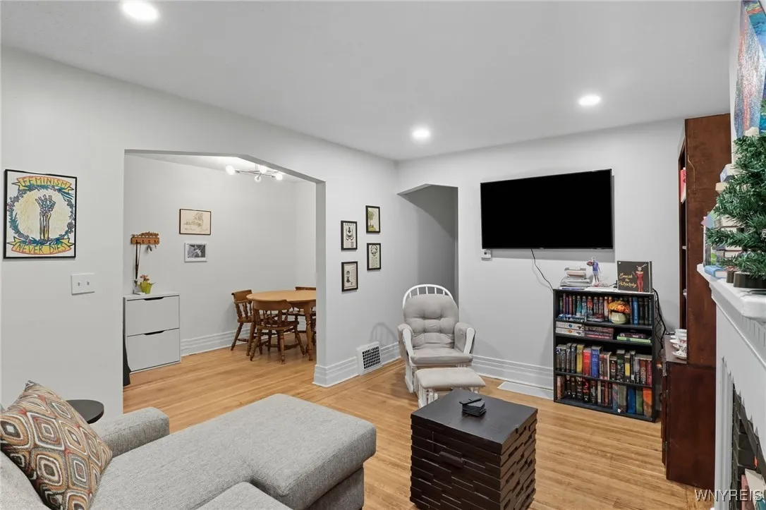 43 Congress Street, Buffalo, New York 14213, Buffalo, New York 14213, 4 Bedrooms Bedrooms, ,2 BathroomsBathrooms,Residential,For Sale,43 Congress Street, Buffalo, New York 14213,0,B1639879