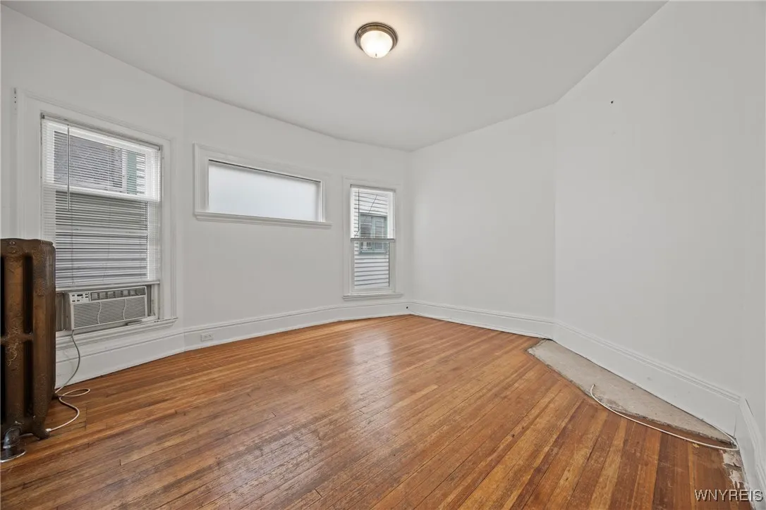 333 Lafayette Avenue, Buffalo, New York 14213, Buffalo, New York 14213, 2 Bedrooms Bedrooms, 5 Rooms Rooms,1 BathroomBathrooms,Residential Lease,For Rent,333 Lafayette Avenue, Buffalo, New York 14213,0,B1640737
