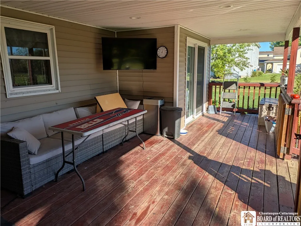 2099 Town Line Road, Alden, New York 14004, Alden, New York 14004, 6 Bedrooms Bedrooms, ,2 BathroomsBathrooms,Residential,For Sale,2099 Town Line Road, Alden, New York 14004,0,R1641366
