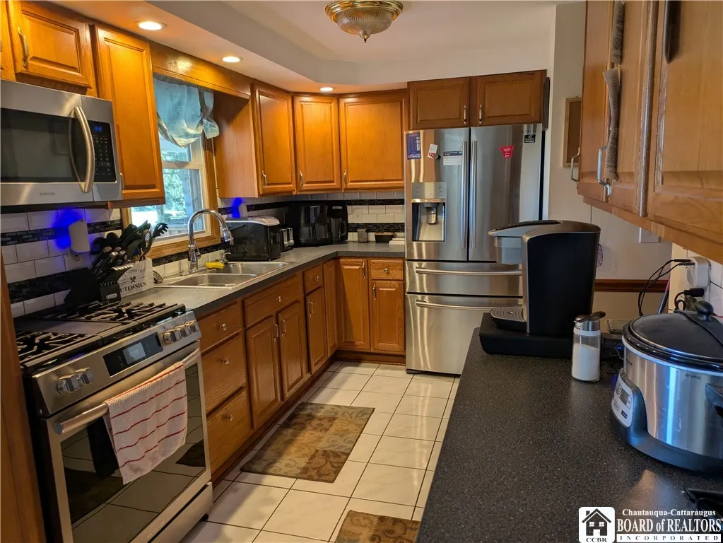 2099 Town Line Road, Alden, New York 14004, Alden, New York 14004, 6 Bedrooms Bedrooms, ,2 BathroomsBathrooms,Residential,Closed,2099 Town Line Road, Alden, New York 14004,0,R1641366