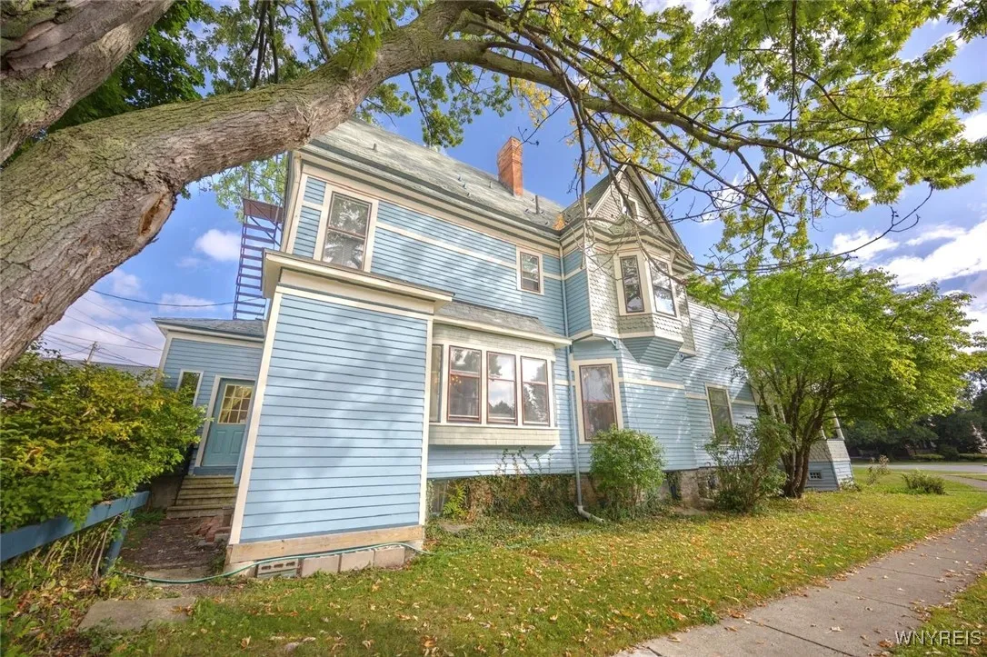 484 Richmond Avenue, Buffalo, New York 14222, Buffalo, New York 14222, 7 Bedrooms Bedrooms, 17 Rooms Rooms,3 BathroomsBathrooms,Residential,For Sale,484 Richmond Avenue, Buffalo, New York 14222,0,B1640509