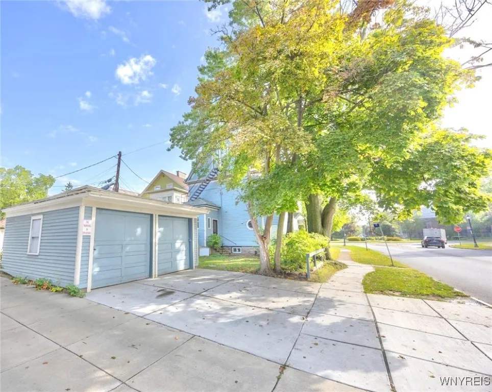 484 Richmond Avenue, Buffalo, New York 14222, Buffalo, New York 14222, 7 Bedrooms Bedrooms, 17 Rooms Rooms,3 BathroomsBathrooms,Residential,For Sale,484 Richmond Avenue, Buffalo, New York 14222,0,B1640509