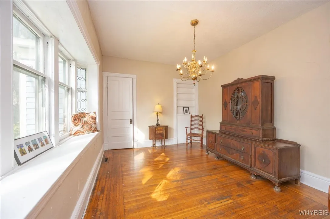 484 Richmond Avenue, Buffalo, New York 14222, Buffalo, New York 14222, 7 Bedrooms Bedrooms, 17 Rooms Rooms,3 BathroomsBathrooms,Residential,For Sale,484 Richmond Avenue, Buffalo, New York 14222,0,B1640509