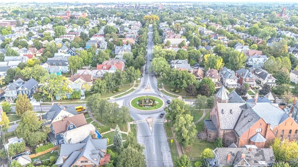 484 Richmond Avenue, Buffalo, New York 14222, Buffalo, New York 14222, 7 Bedrooms Bedrooms, 17 Rooms Rooms,3 BathroomsBathrooms,Residential,For Sale,484 Richmond Avenue, Buffalo, New York 14222,0,B1640509