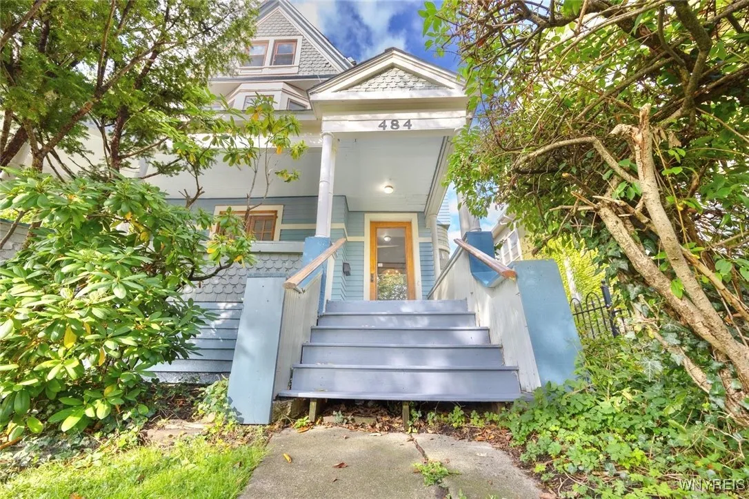 484 Richmond Avenue, Buffalo, New York 14222, Buffalo, New York 14222, 7 Bedrooms Bedrooms, 17 Rooms Rooms,3 BathroomsBathrooms,Residential,For Sale,484 Richmond Avenue, Buffalo, New York 14222,0,B1640509