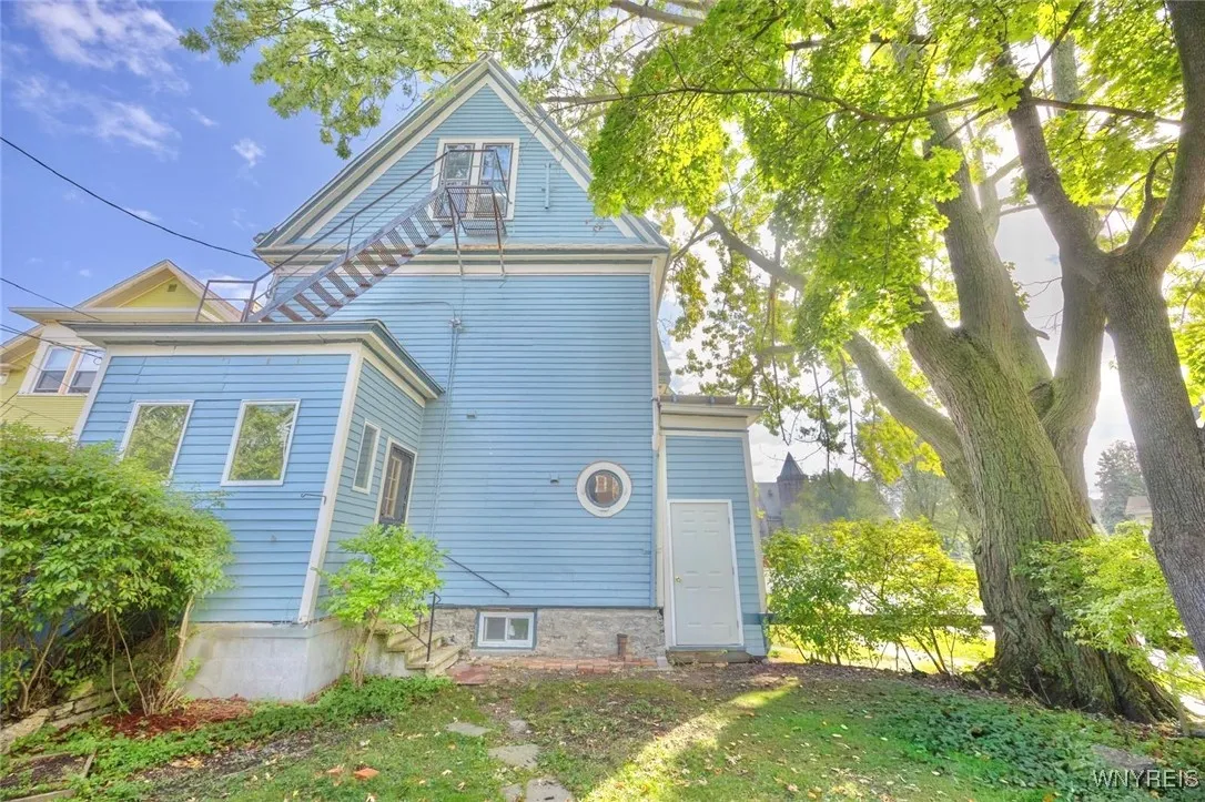 484 Richmond Avenue, Buffalo, New York 14222, Buffalo, New York 14222, 7 Bedrooms Bedrooms, 17 Rooms Rooms,3 BathroomsBathrooms,Residential,For Sale,484 Richmond Avenue, Buffalo, New York 14222,0,B1640509