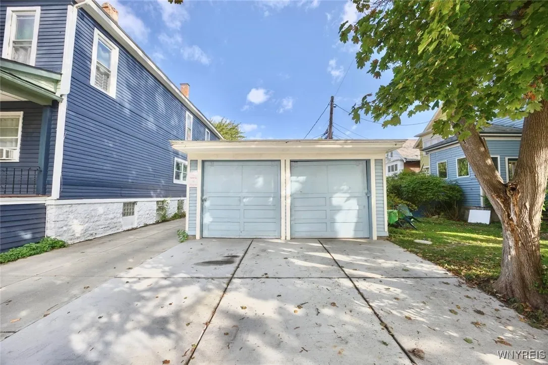 484 Richmond Avenue, Buffalo, New York 14222, Buffalo, New York 14222, 7 Bedrooms Bedrooms, 17 Rooms Rooms,3 BathroomsBathrooms,Residential,For Sale,484 Richmond Avenue, Buffalo, New York 14222,0,B1640509