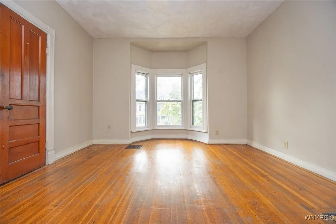 484 Richmond Avenue, Buffalo, New York 14222, Buffalo, New York 14222, 7 Bedrooms Bedrooms, 17 Rooms Rooms,3 BathroomsBathrooms,Residential,For Sale,484 Richmond Avenue, Buffalo, New York 14222,0,B1640509