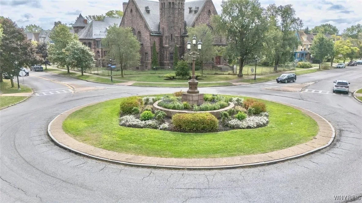 484 Richmond Avenue, Buffalo, New York 14222, Buffalo, New York 14222, 7 Bedrooms Bedrooms, 17 Rooms Rooms,3 BathroomsBathrooms,Residential,For Sale,484 Richmond Avenue, Buffalo, New York 14222,0,B1640509