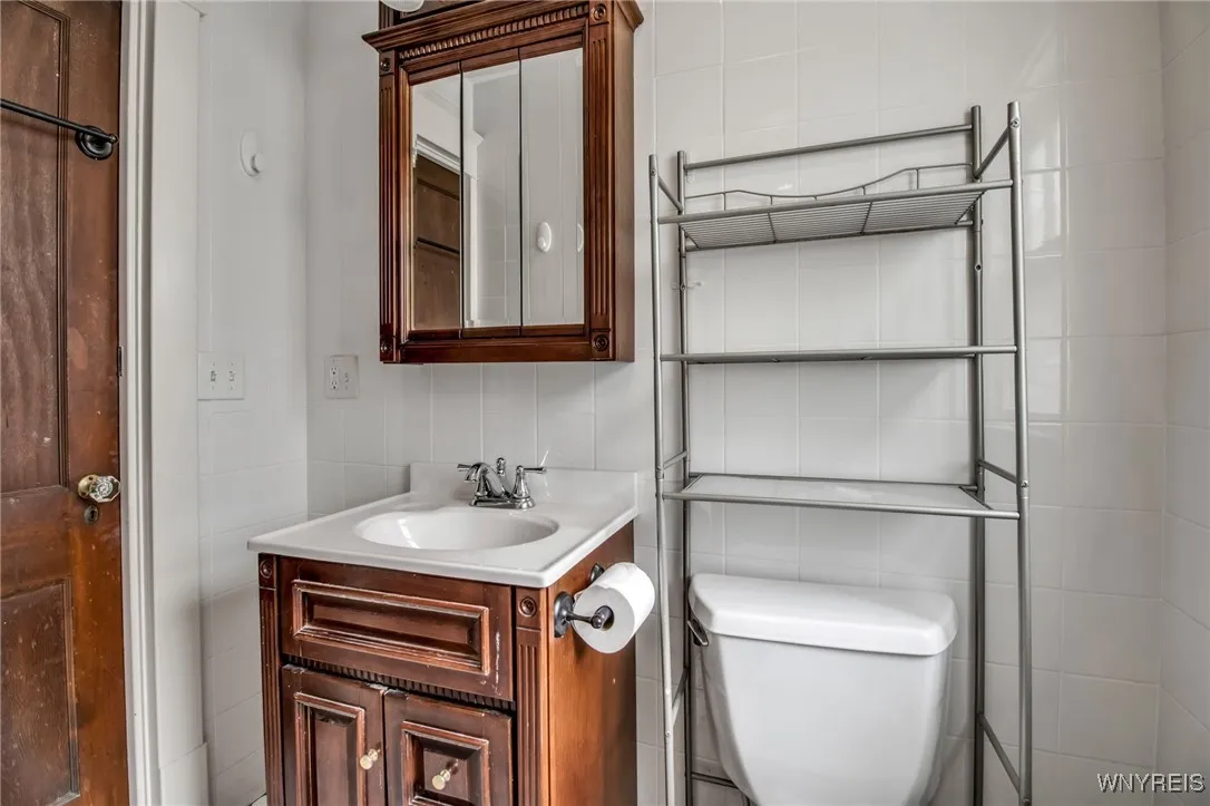 22 Cazenovia Street, Buffalo, New York 14220, Buffalo, New York 14220, 4 Bedrooms Bedrooms, 8 Rooms Rooms,1 BathroomBathrooms,Residential,For Sale,22 Cazenovia Street, Buffalo, New York 14220,0,B1641453