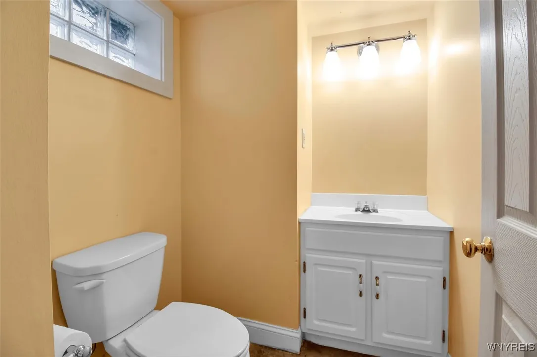 22 Cazenovia Street, Buffalo, New York 14220, Buffalo, New York 14220, 4 Bedrooms Bedrooms, 8 Rooms Rooms,1 BathroomBathrooms,Residential,For Sale,22 Cazenovia Street, Buffalo, New York 14220,0,B1641453