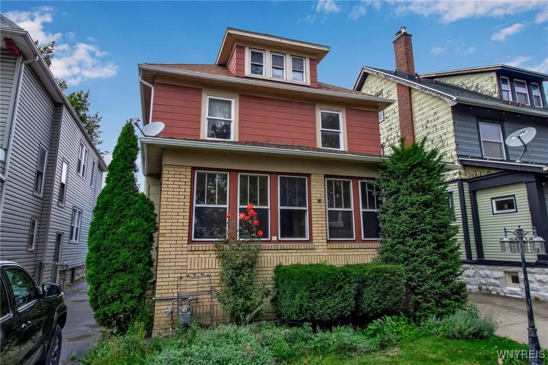 22 Cazenovia Street, Buffalo, New York 14220, Buffalo, New York 14220, 4 Bedrooms Bedrooms, 8 Rooms Rooms,1 BathroomBathrooms,Residential,For Sale,22 Cazenovia Street, Buffalo, New York 14220,0,B1641453