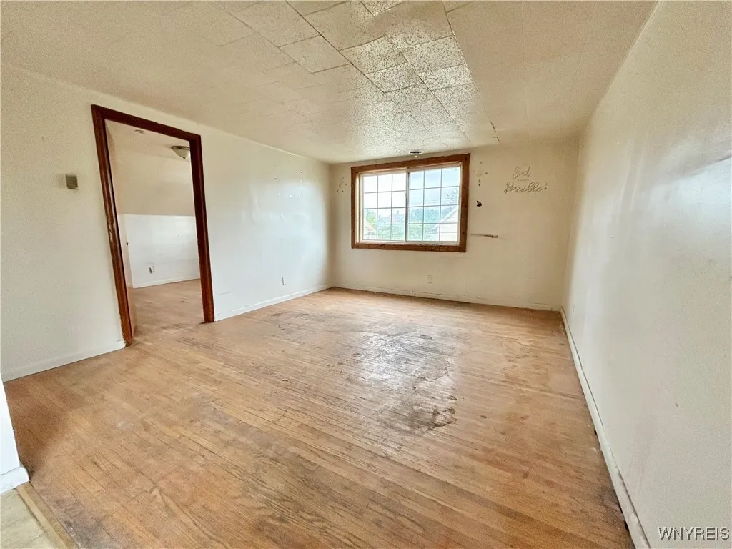 108 Weiss Street, Buffalo, New York 14206, Buffalo, New York 14206, 4 Bedrooms Bedrooms, ,4 BathroomsBathrooms,Residential,For Sale,108 Weiss Street, Buffalo, New York 14206,0,B1641365