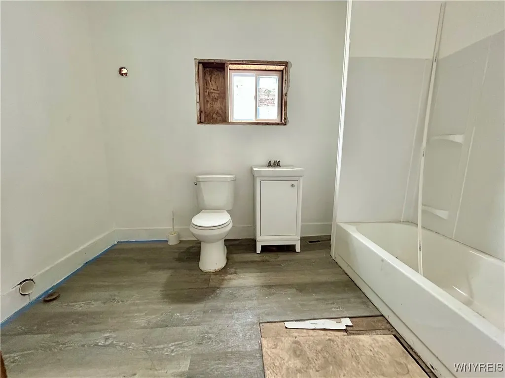108 Weiss Street, Buffalo, New York 14206, Buffalo, New York 14206, 4 Bedrooms Bedrooms, ,4 BathroomsBathrooms,Residential,For Sale,108 Weiss Street, Buffalo, New York 14206,0,B1641365
